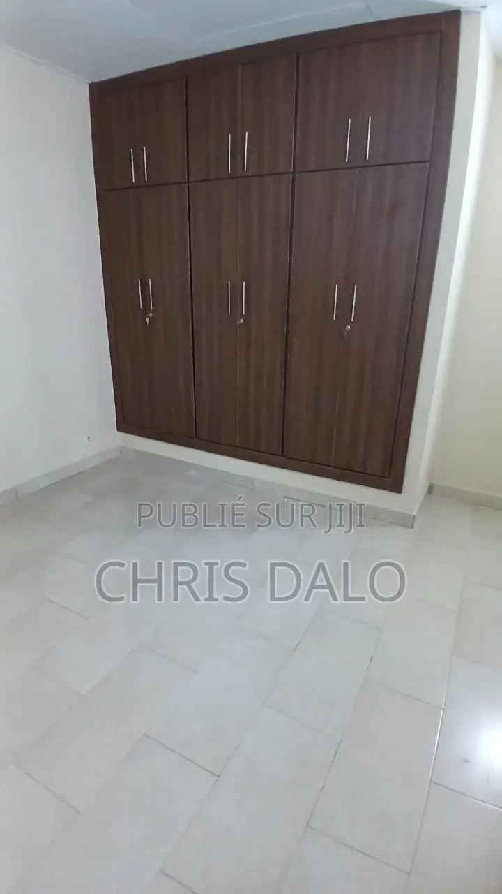 4chbre Duplex dans Dalo Davy Chris, Bingerville à Louer