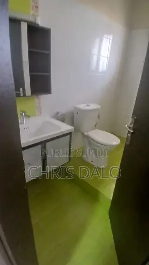 4chbre Duplex dans Dalo Davy Chris, Bingerville à Louer
