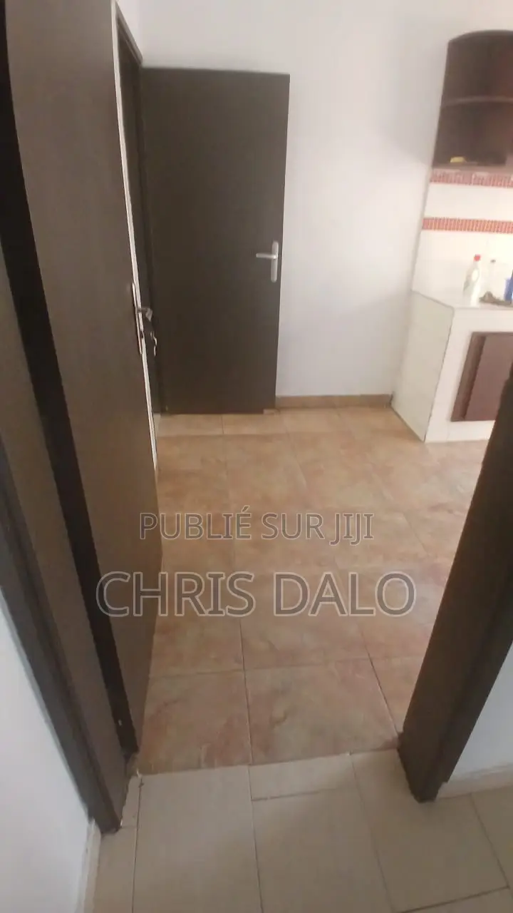 4chbre Duplex dans Dalo Davy Chris, Bingerville à Louer