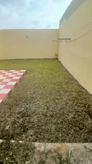 4chbre Duplex dans Dalo Davy Chris, Bingerville à Louer