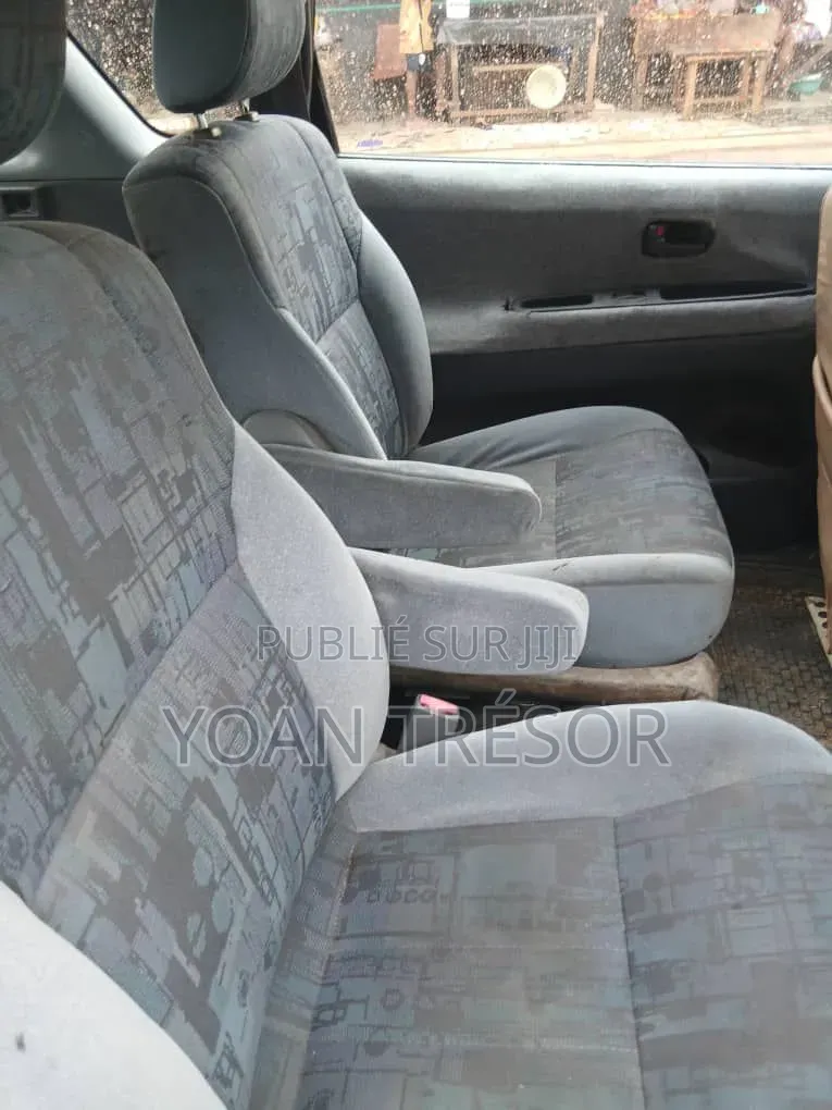 Toyota Picnic 2.0 FWD 2005 Gris