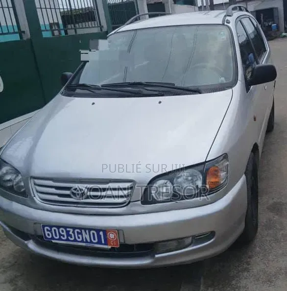 Toyota Picnic 2.0 FWD 2005 Gris