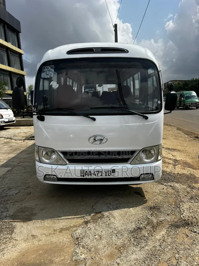 Hyundai County 2019 Blanc