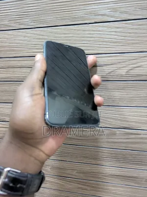 Apple iPhone 11 64 GB Noir