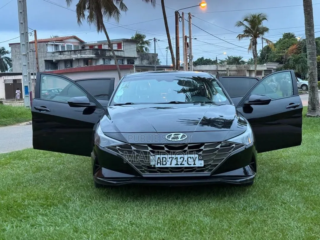 Hyundai Elantra 2021 Noir