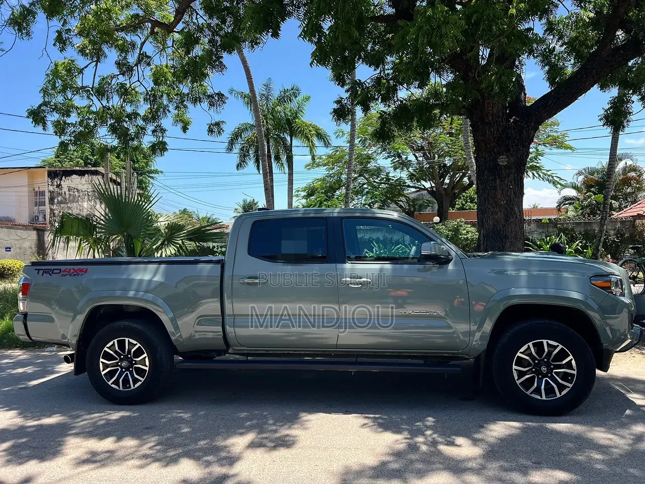 Toyota Tacoma 2024 Gris