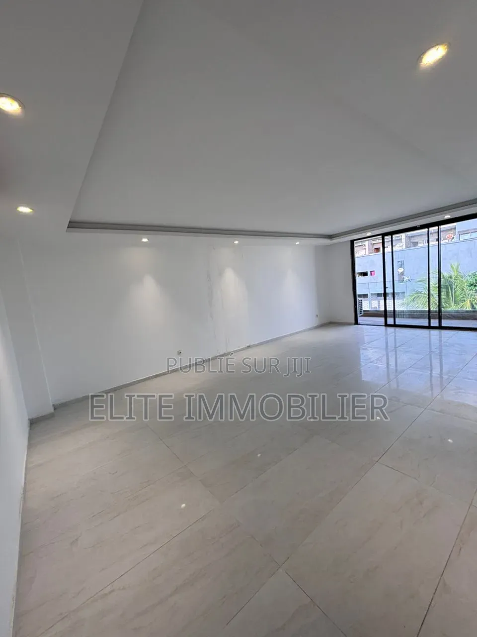 3chbre Appartement dans Cocody Riviera à Louer