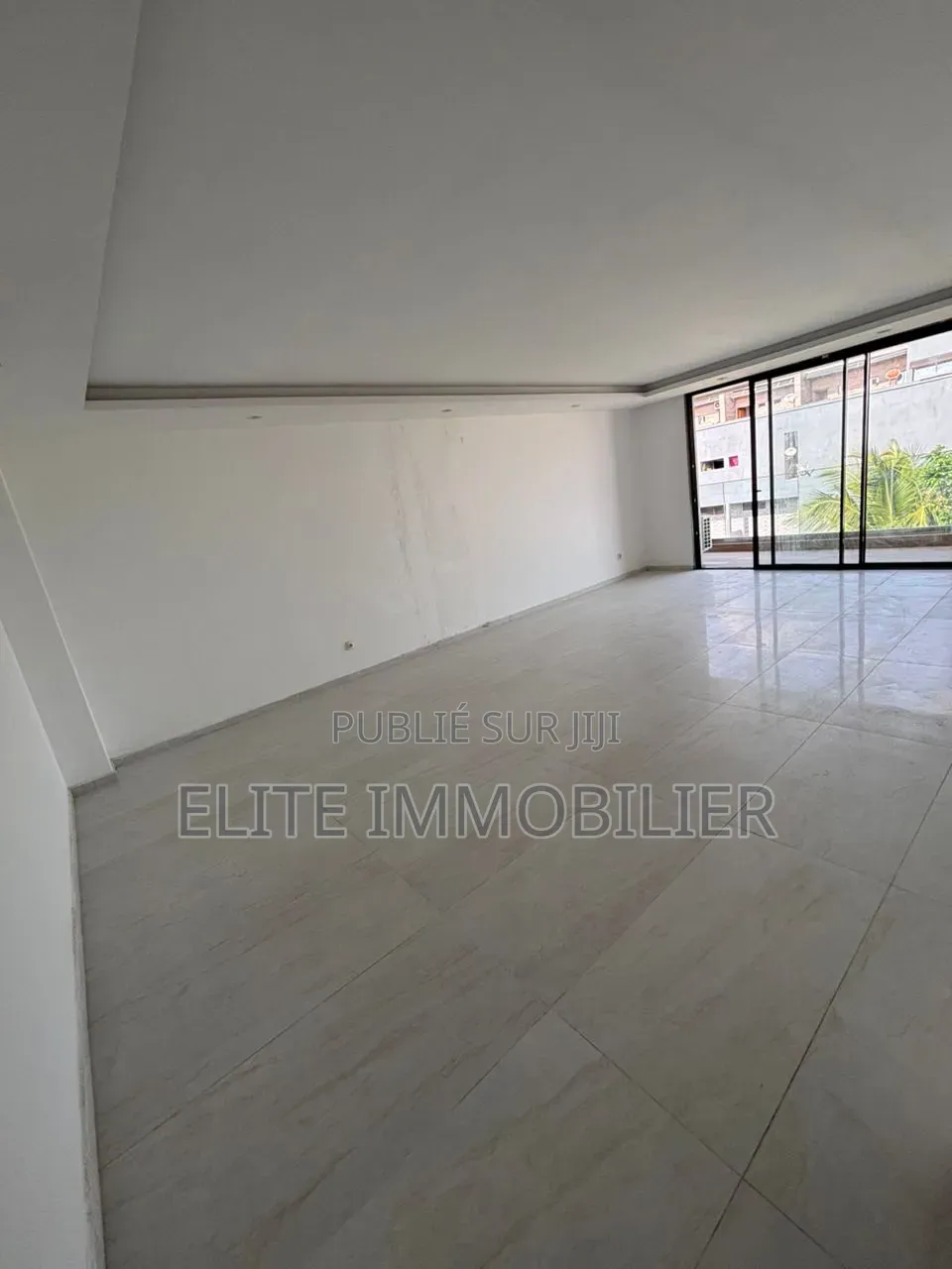 3chbre Appartement dans Cocody Riviera à Louer