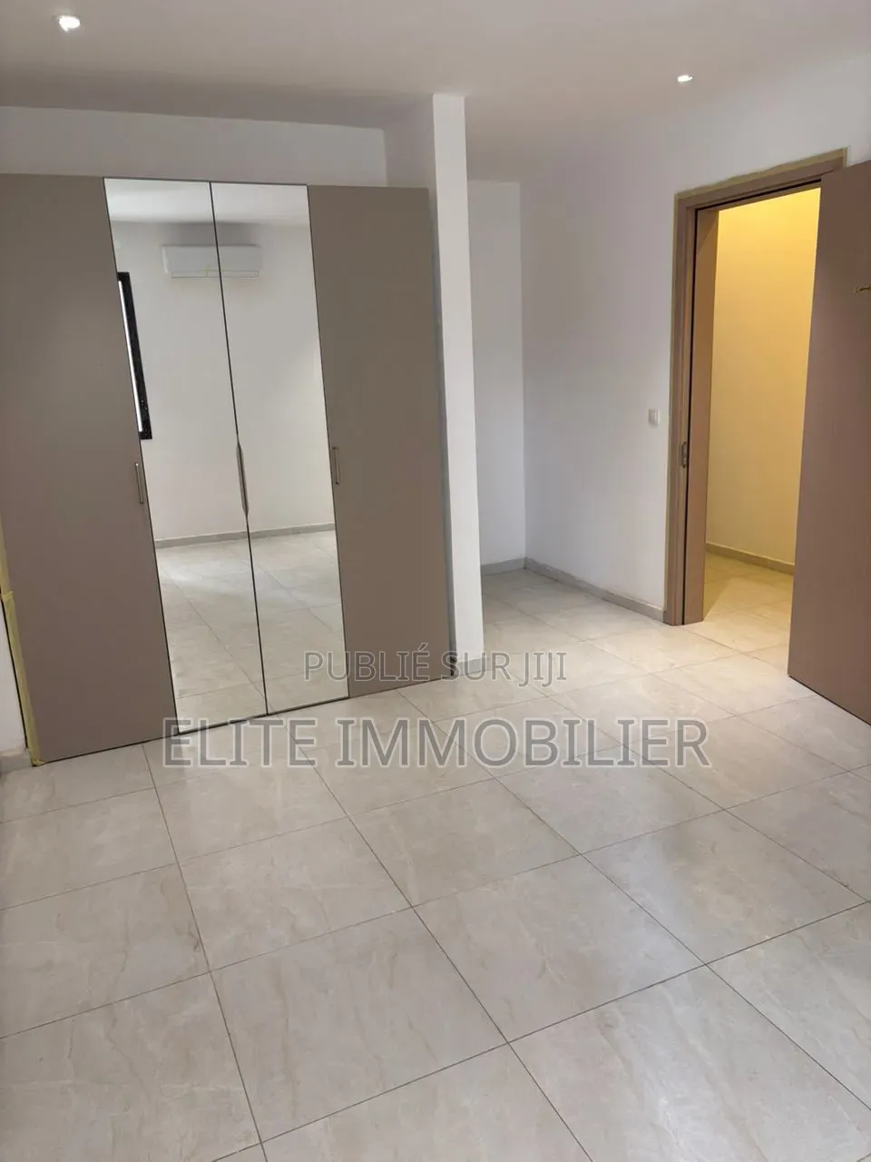 3chbre Appartement dans Cocody Riviera à Louer