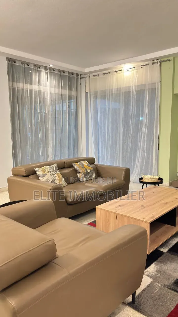 Meublé 3chbre Appartement dans Cocody Riviera Golf à Louer