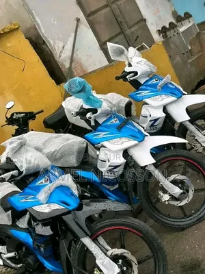 Nouveau TVS Rockz 125 2021 Bleu