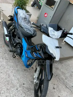 Nouveau TVS Rockz 125 2021 Bleu
