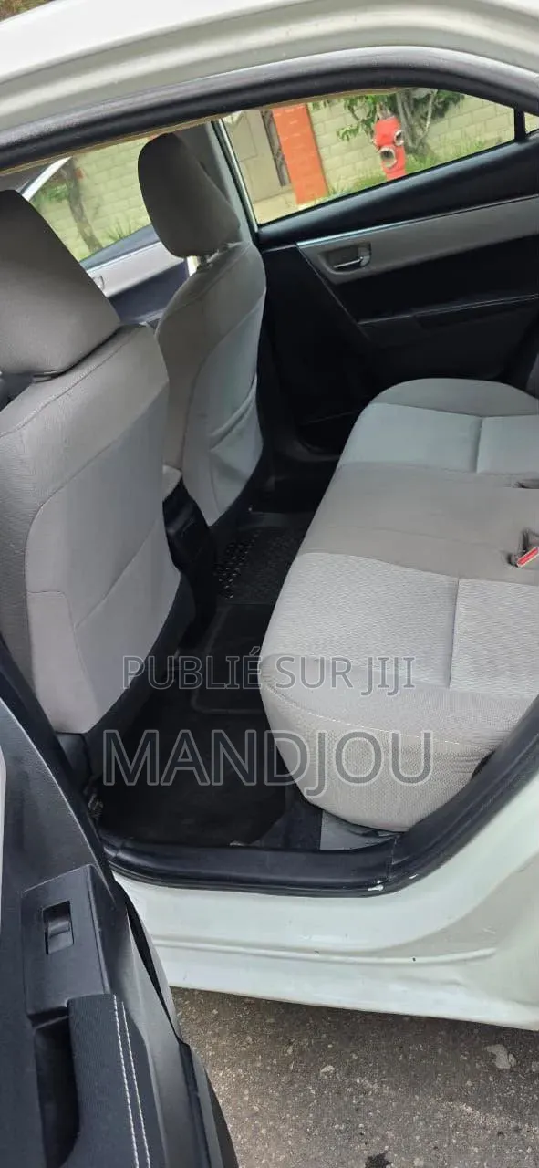 Toyota Corolla 2017 Blanc