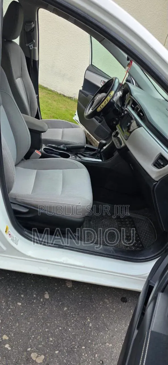 Toyota Corolla 2017 Blanc