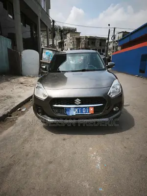 Suzuki Swift 2021 Gris