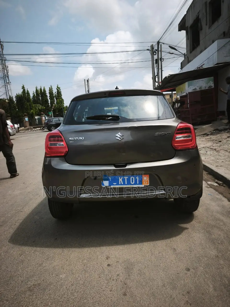 Suzuki Swift 2021 Gris