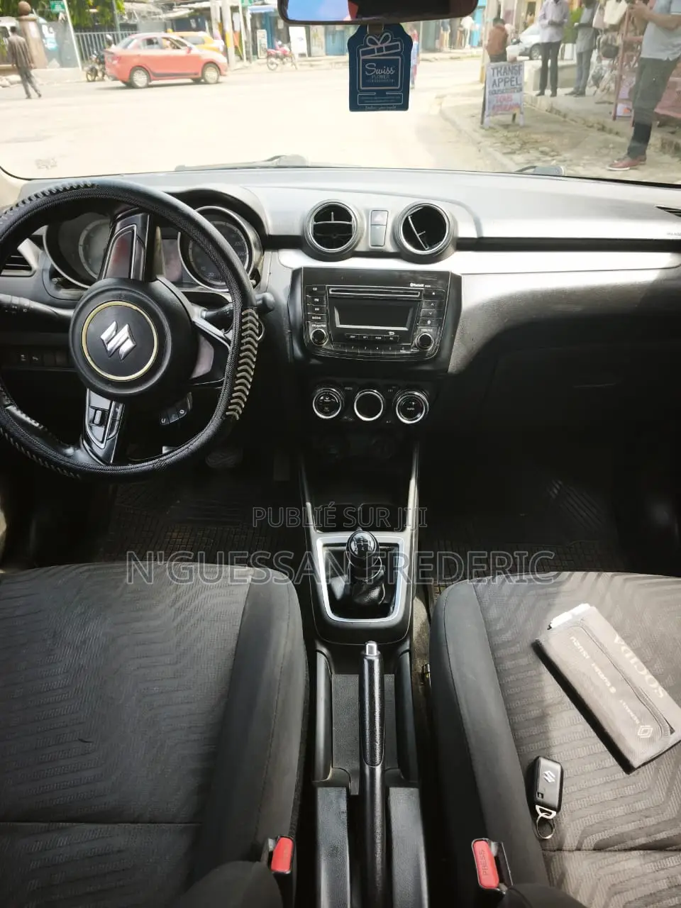Suzuki Swift 2021 Gris