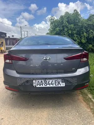 Hyundai Avante 2021 Gris