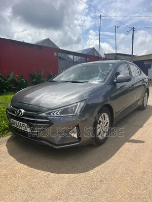 Hyundai Avante 2021 Gris