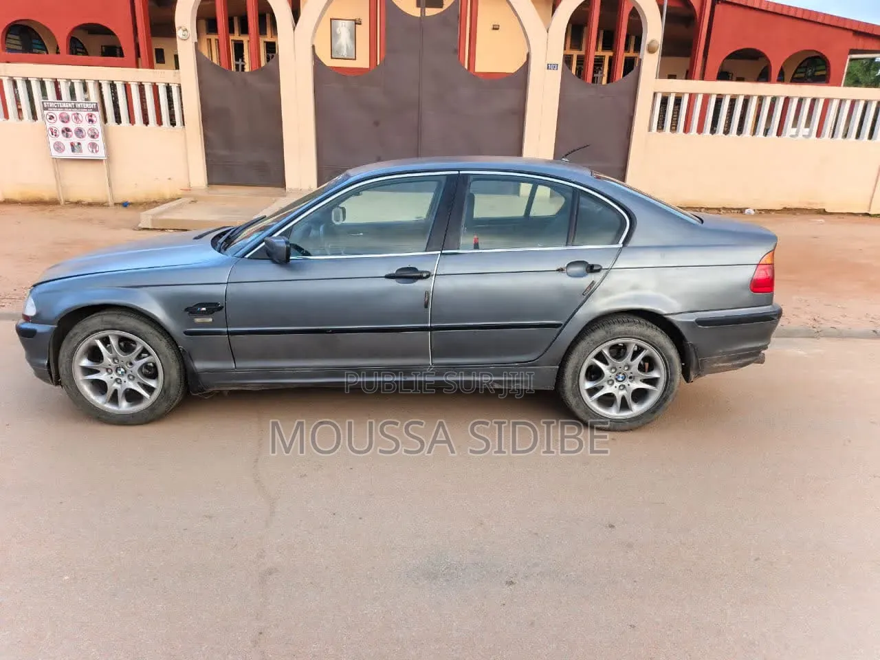 BMW 3 Series 316i RWD 2004 Gris
