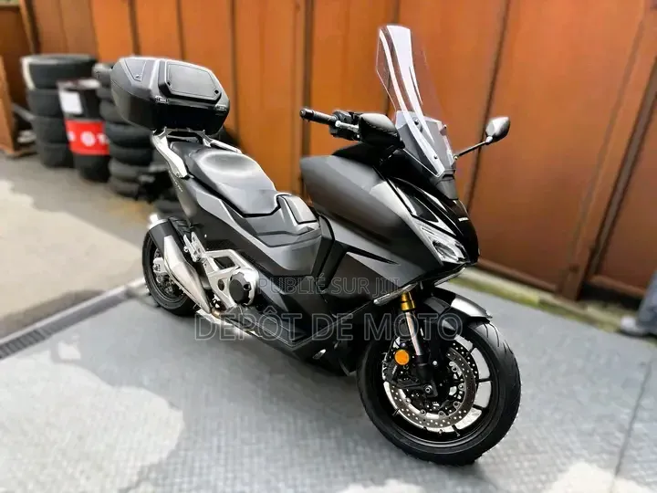 Nouveau Honda Forza 2023 Noir