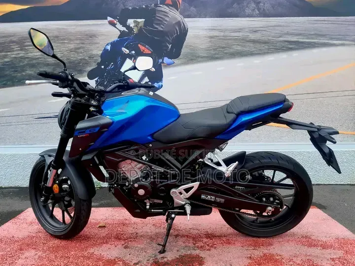 Nouveau Honda CB 2025 Bleu