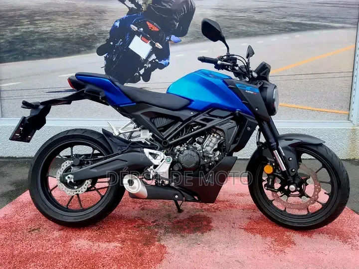 Nouveau Honda CB 2025 Bleu