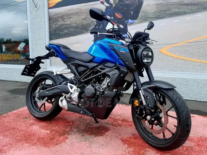 Nouveau Honda CB 2025 Bleu