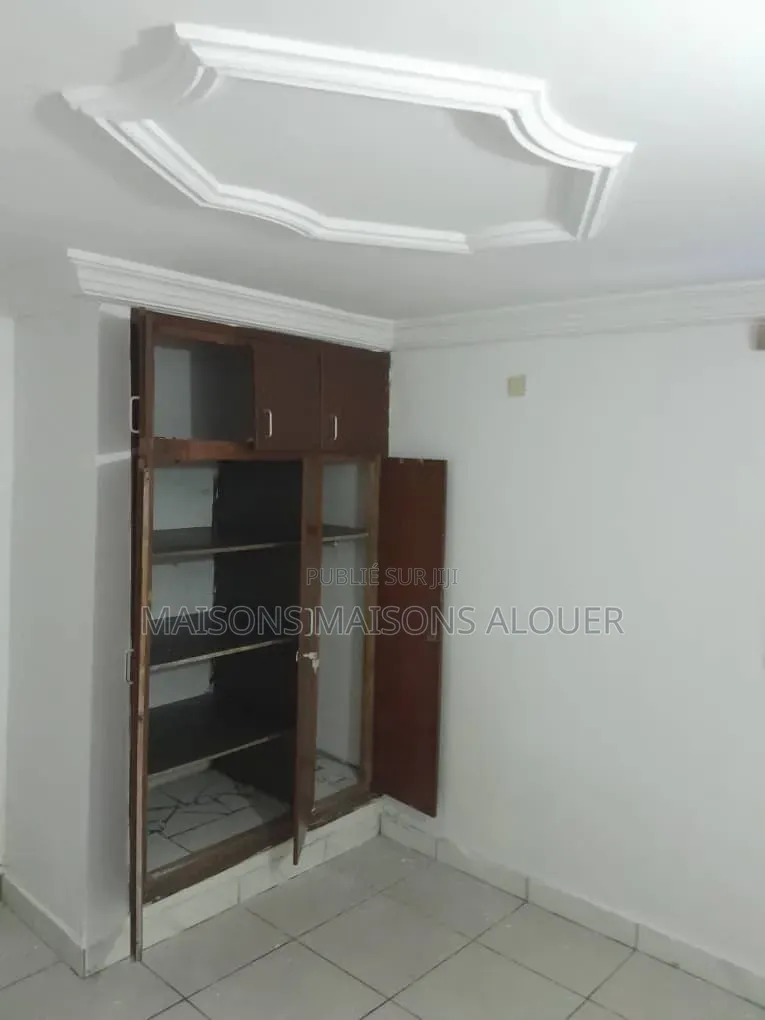 4chbre Villa dans Ibrahim, Cocody à Louer