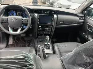 Nouveau Toyota Fortuner 2025 Noir