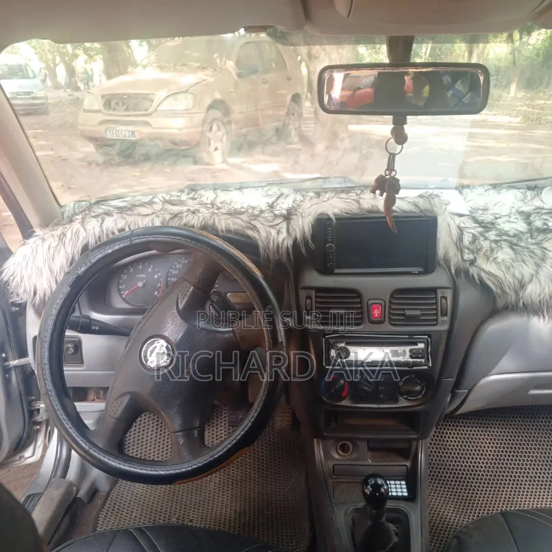 Nissan Almera Tino 2002 Gris