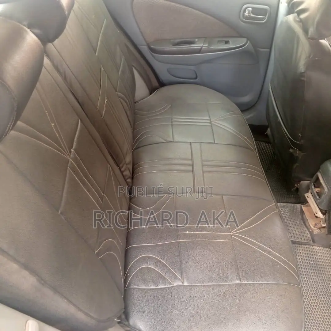 Nissan Almera Tino 2002 Gris