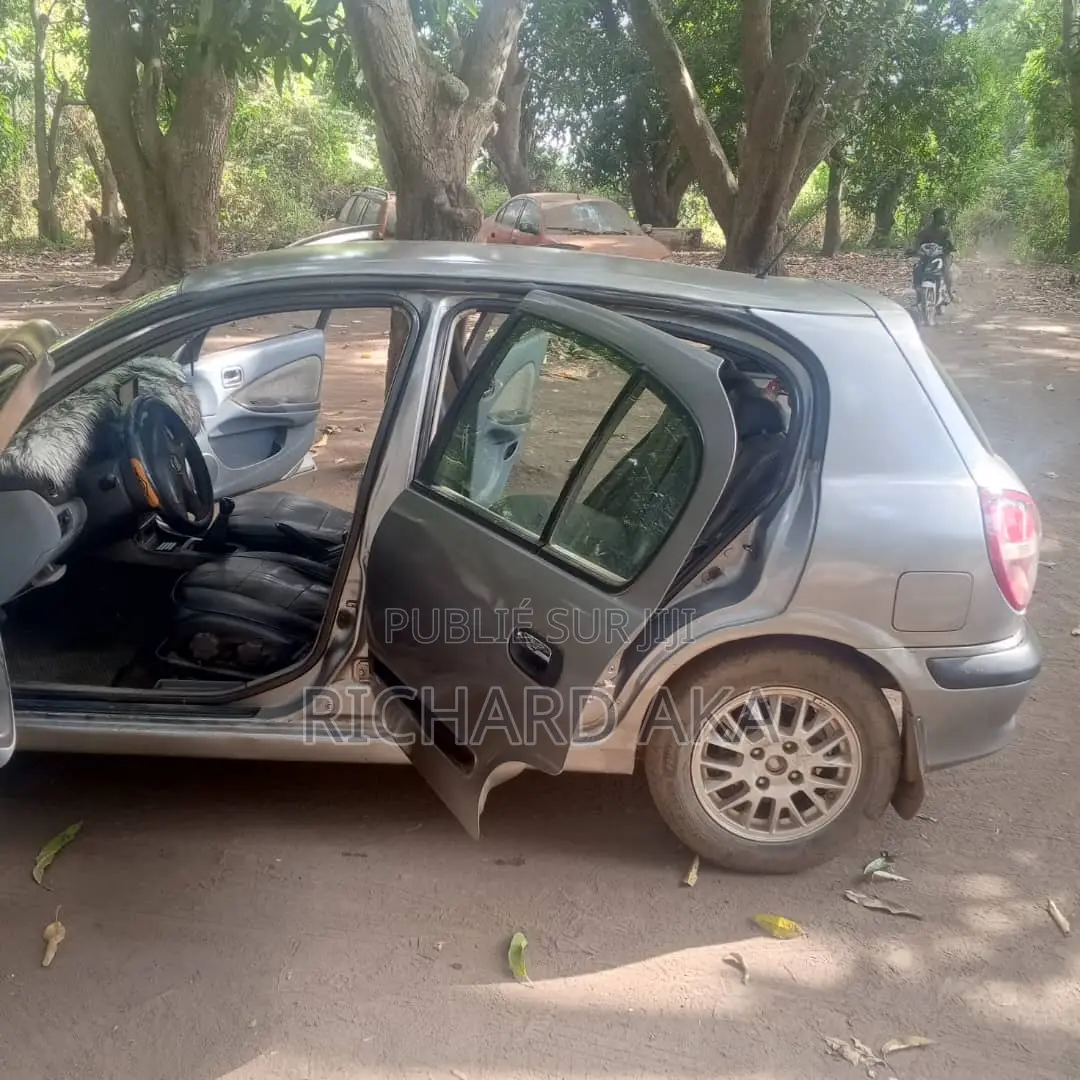 Nissan Almera Tino 2002 Gris