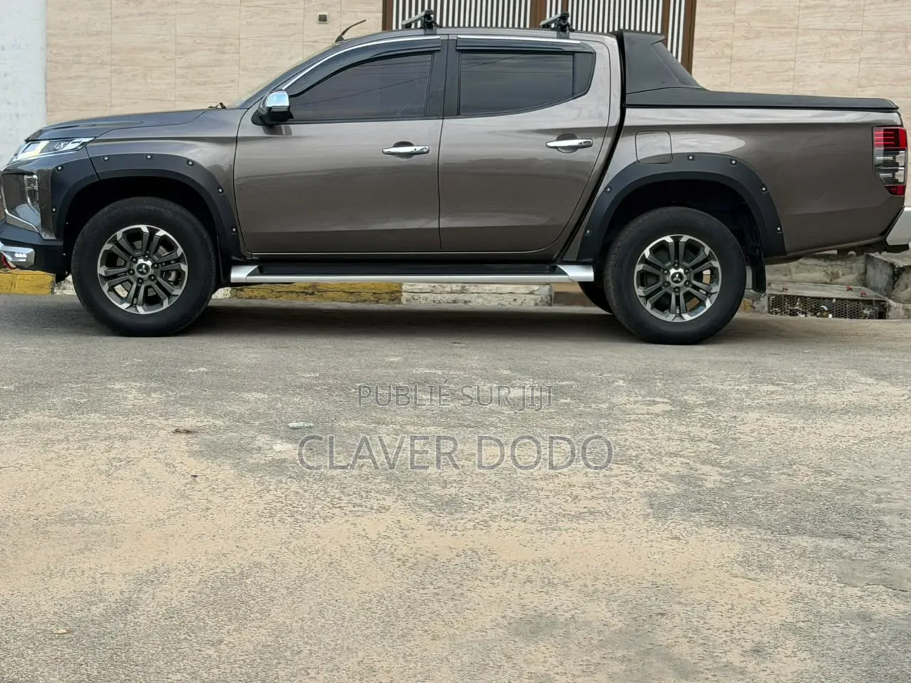 Mitsubishi L200 2021 Gris