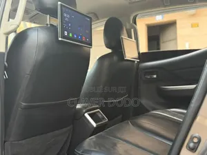 Mitsubishi L200 2021 Gris