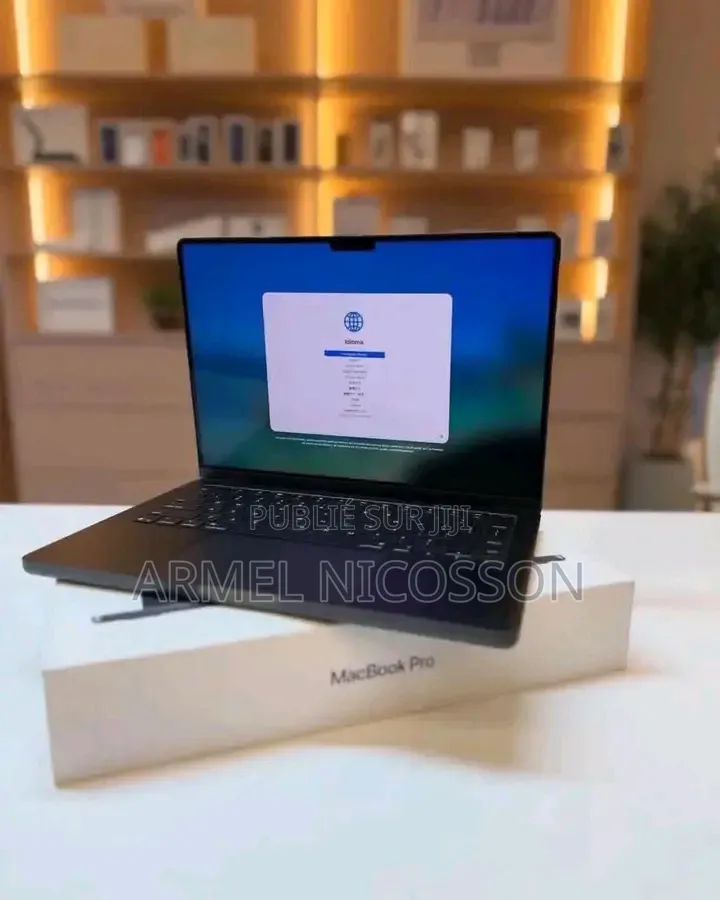Nouveau Apple MacBook Air 2022 M2 20GB Intel Core i9 HDD 750GB