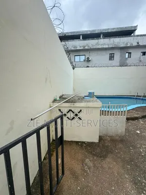 12chbre Duplex dans Zié Multi-Service, Cocody à Vendre