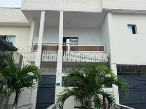 12chbre Duplex dans Zié Multi-Service, Cocody à Vendre