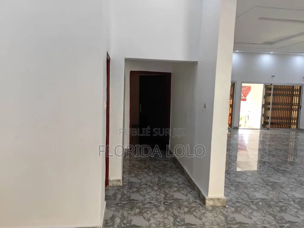 6chbre Duplex dans Floride Lolo, Cocody à Vendre