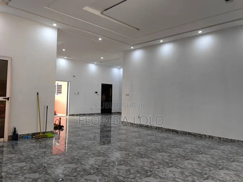 6chbre Duplex dans Floride Lolo, Cocody à Vendre