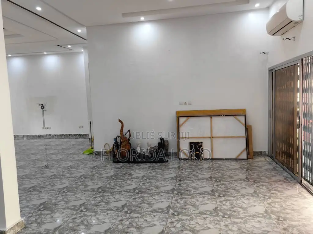 6chbre Duplex dans Floride Lolo, Cocody à Vendre