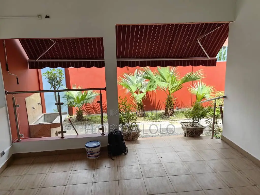 6chbre Duplex dans Floride Lolo, Cocody à Vendre