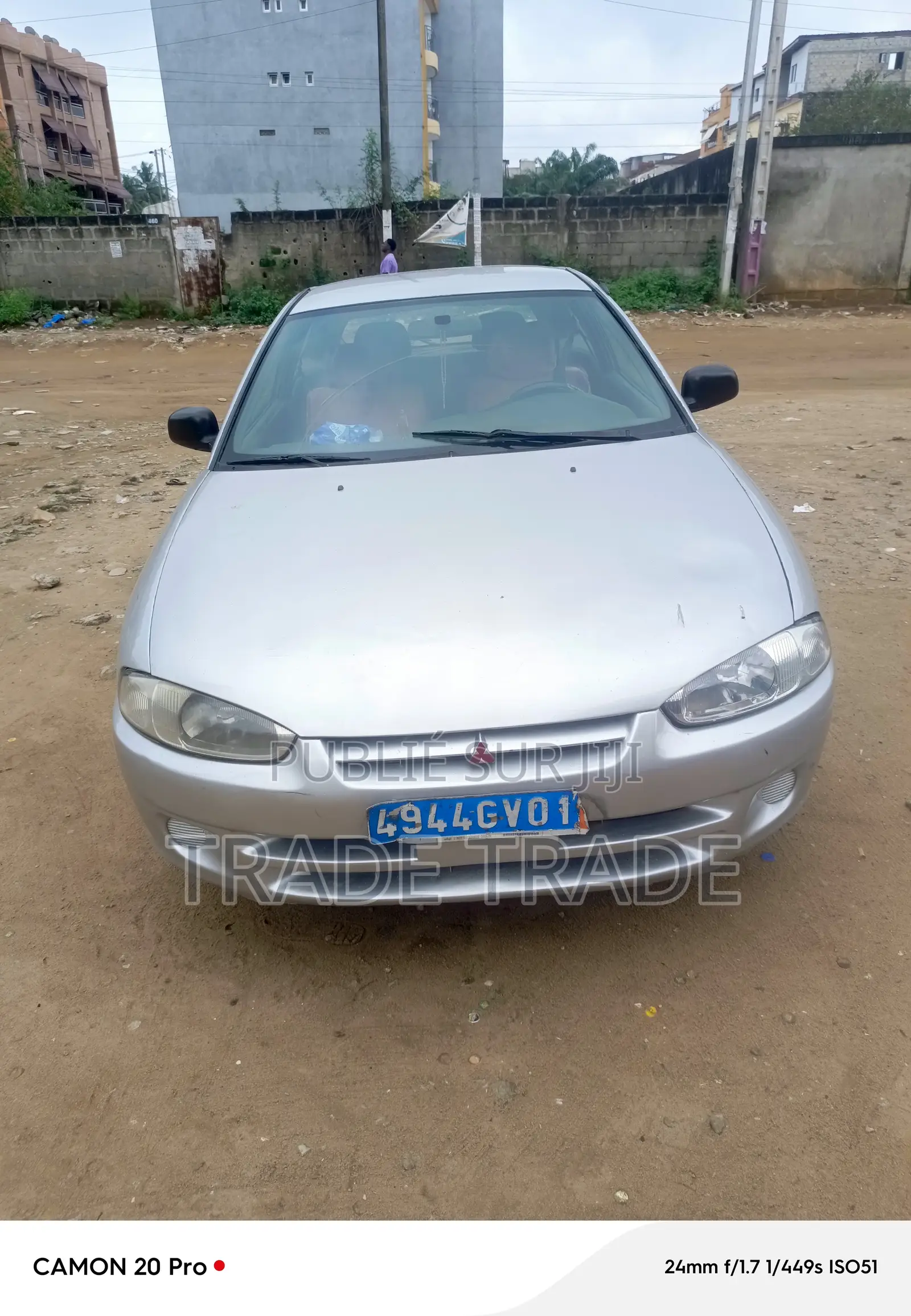Mitsubishi Colt 2000 Gris
