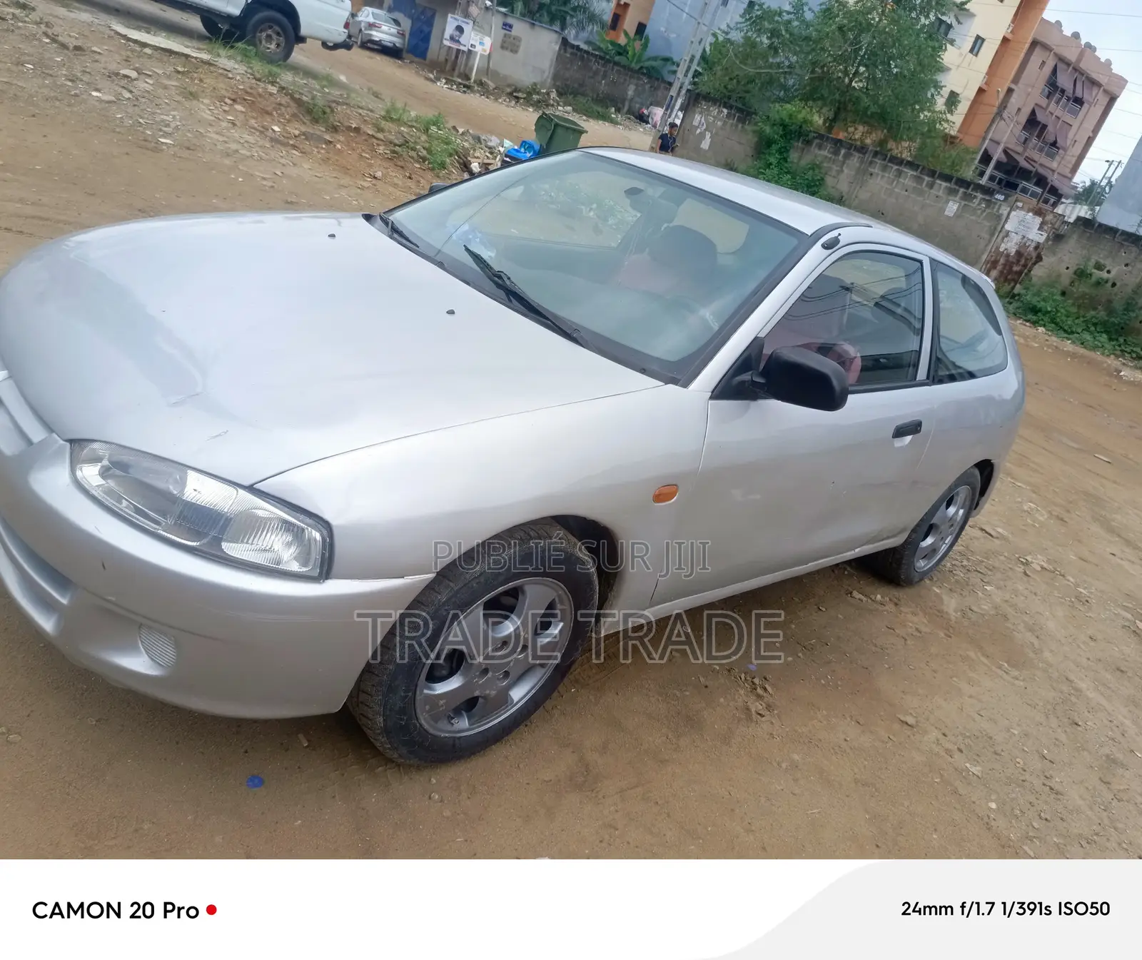 Mitsubishi Colt 2000 Gris