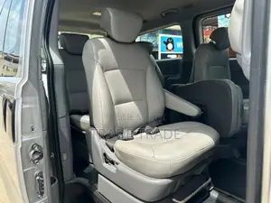 Hyundai Starex 2014 Gris