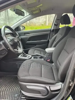Hyundai Elantra 2019 Noir