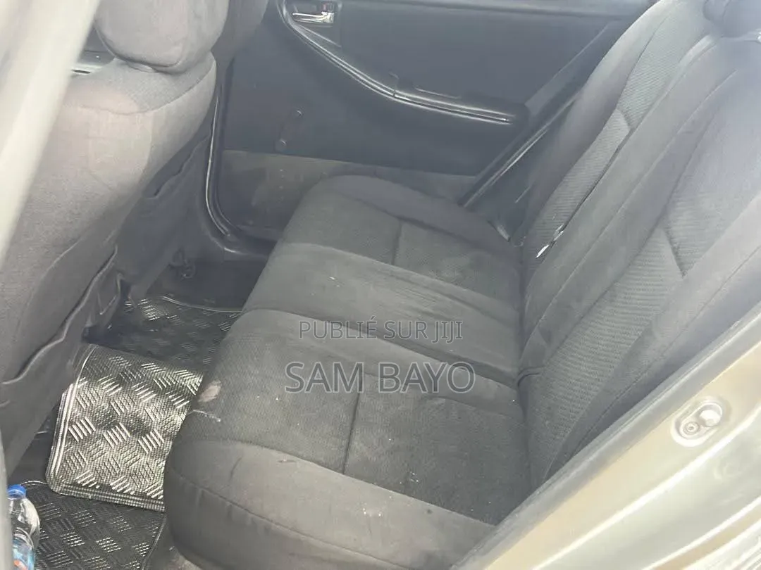 Toyota Corolla 2004 Gris