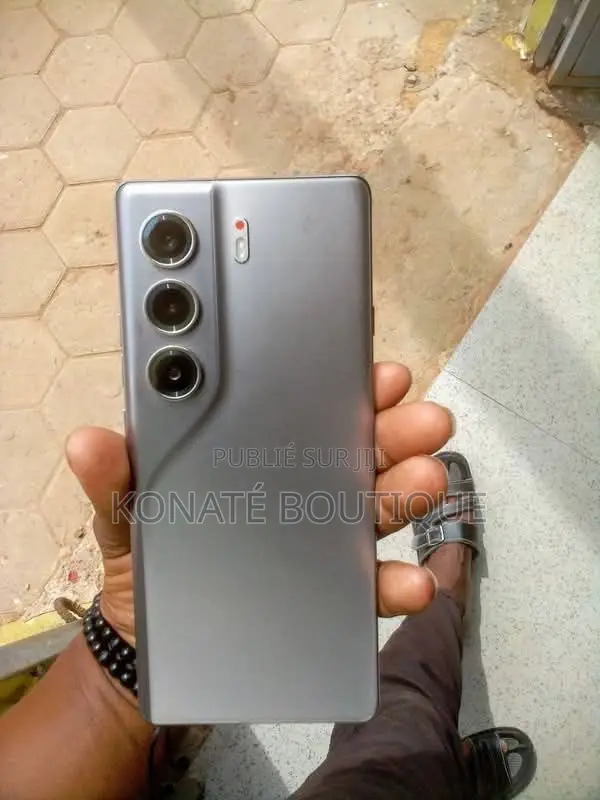 Nouveau Tecno Camon 40 256 GB Blanc