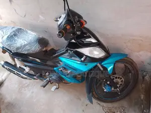Nouveau KTM Duke 125 2023 Bleu