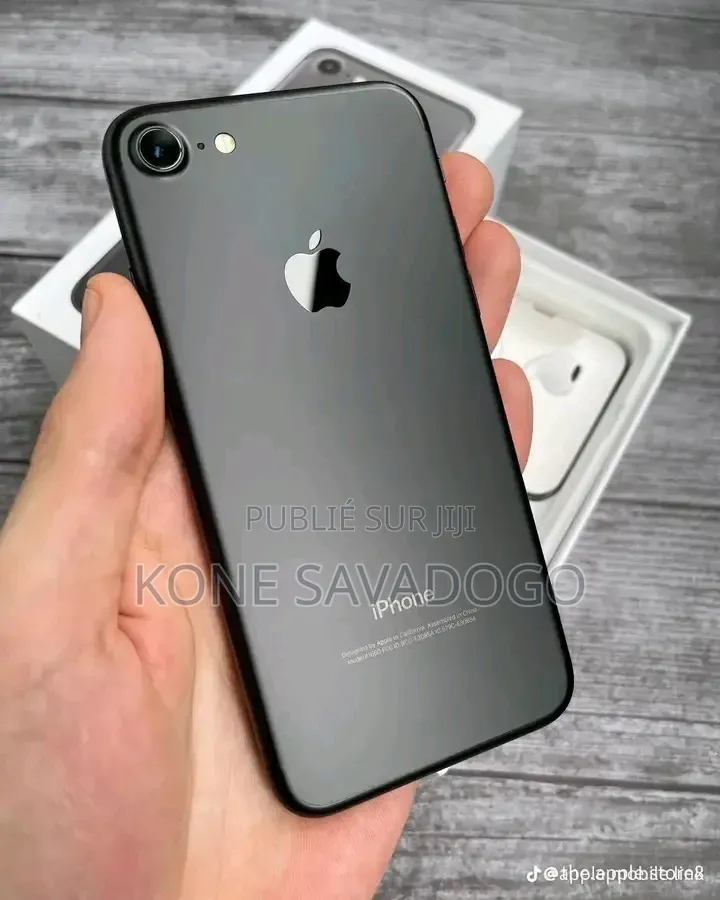 Nouveau Apple iPhone 7 32 GB Rouge